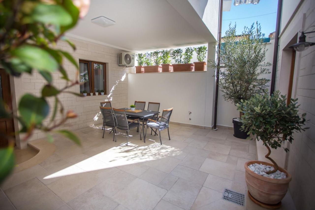 Holiday Home Camellia Porec Luaran gambar